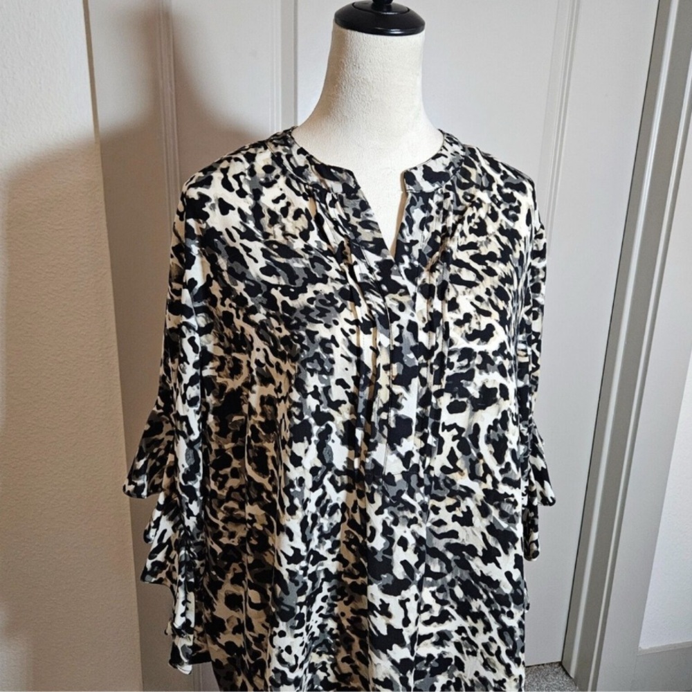 NWT Vince Camuto Top‎ Blouse Women 2X Ruffle Sleeve Abstract Print Multicolor